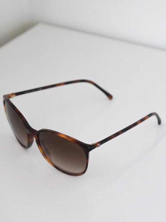 CHANEL SUNGLASSES IN BROWN TORTOISE main image 9